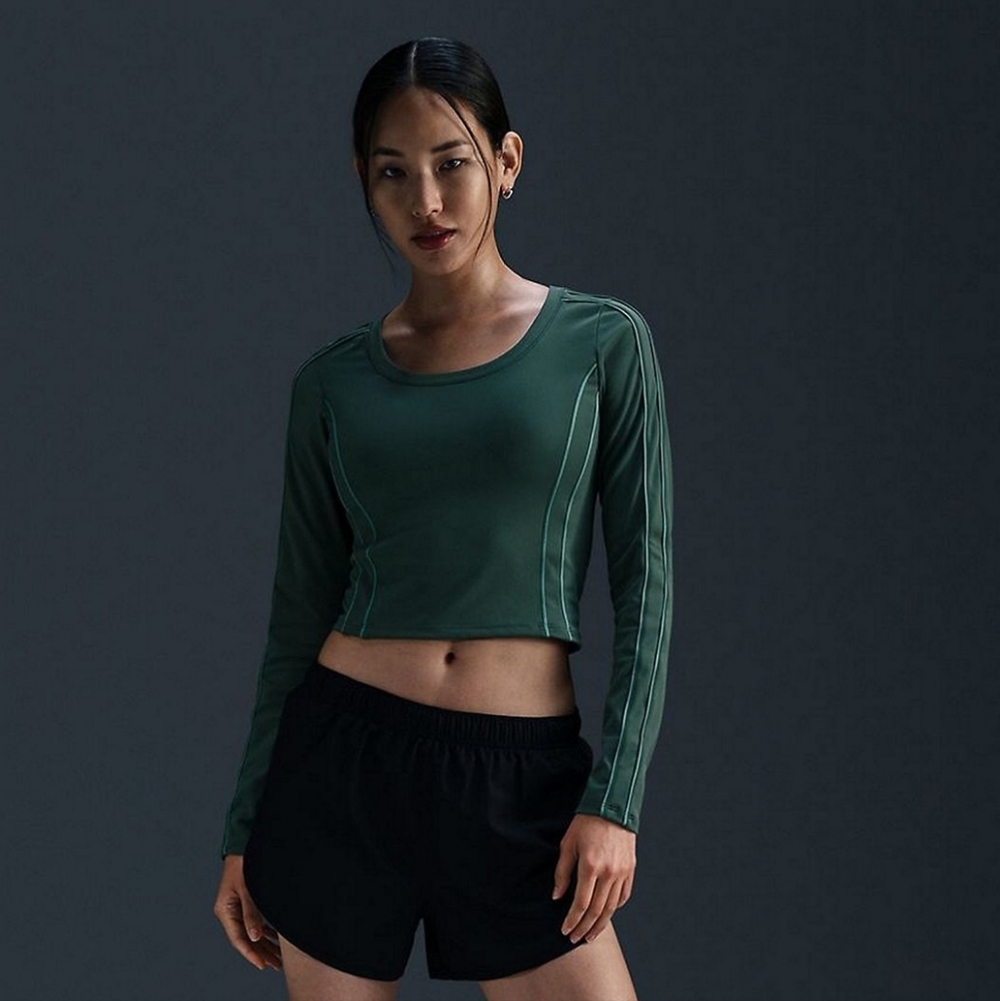 Nike Green Fitted Dri-Fit Long Sleeve Crop Top Size Medium